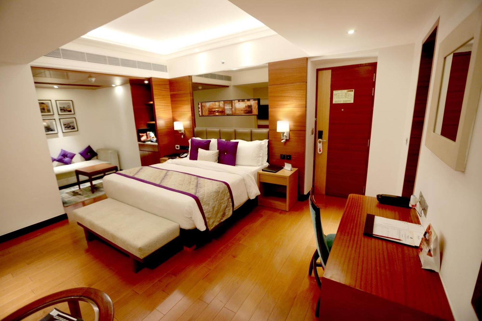 Hotel Madin Βαρανάσι Εξωτερικό φωτογραφία